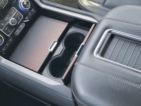 Used 2022 GMC Yukon XL Denali image 18