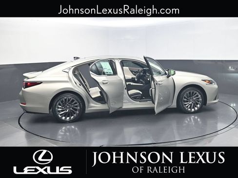 Used 2025 Lexus ES 350 Ultra Luxury FWD image 25