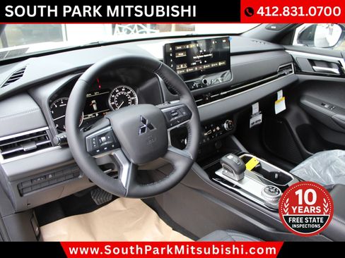 New 2026 Mitsubishi Outlander LE AWD/4WD image 11