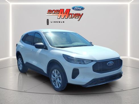 Used 2023 Ford Escape Active AWD/4WD image 3