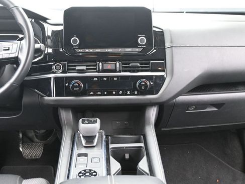 Used 2023 Nissan Pathfinder SV image 25