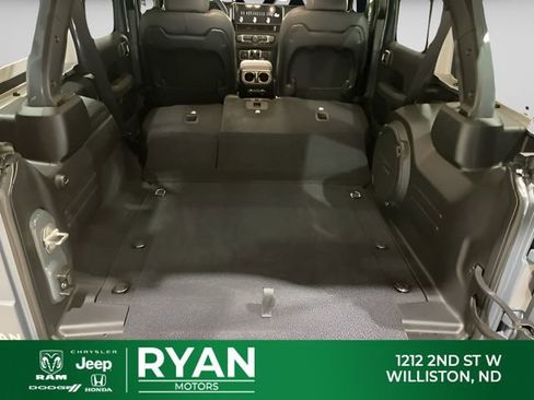 New 2026 Jeep Wrangler Unlimited Sahara AWD/4WD image 20