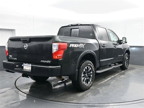 Used 2019 Nissan Titan PRO-4X w/ Pro-4x Convenience Package image 10