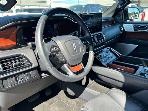 Used 2022 Lincoln Navigator Reserve AWD/4WD image 15