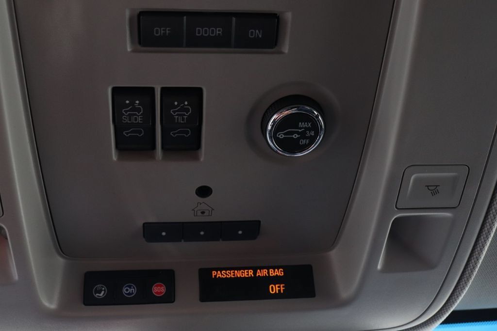 Used 2017 Cadillac Escalade Luxury AWD/4WD image 26