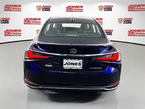 Used 2022 Lexus ES 300h w/ Luxury Package image 17