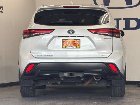 Used 2022 Toyota Highlander Bronze Edition AWD/4WD image 4