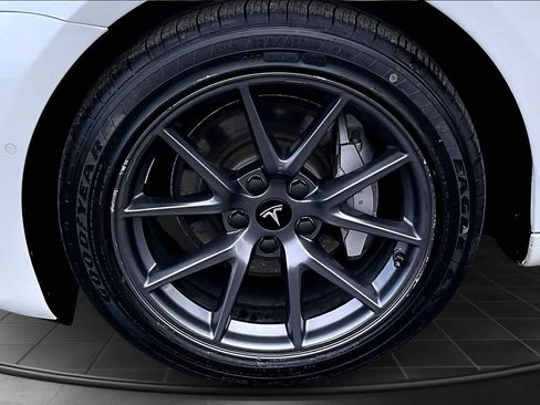Used 2022 Tesla Model 3 image 8