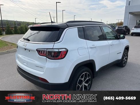 Used 2024 Jeep Compass Limited image 4