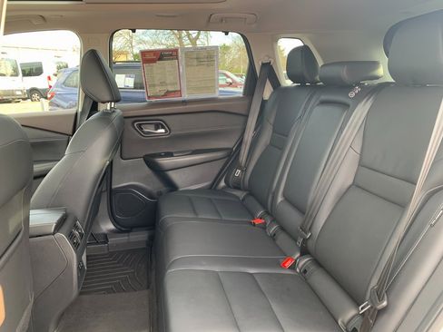 Used 2022 Nissan Rogue SL w/ SL Premium Package image 27