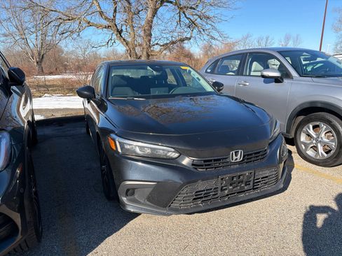 Used 2024 Honda Civic EX image 3