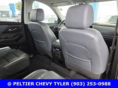 Used 2021 Chevrolet Traverse LT w/ LT Premium Package FWD image 16