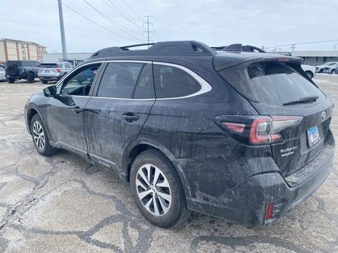 Used 2022 Subaru Outback Premium image 5