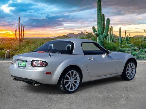 Used 2006 MAZDA MX-5 Miata Grand Touring w/ Premium Pkg image 3