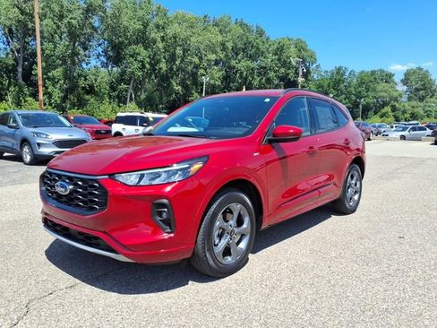 Certified 2024 Ford Escape ST-Line Select w/ Tech Pack #1 AWD/4WD image 3