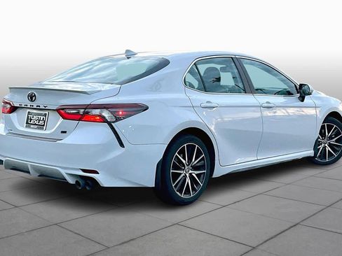 Used 2023 Toyota Camry SE image 12