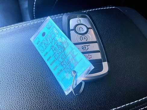 Used 2022 Ford Escape SEL image 8