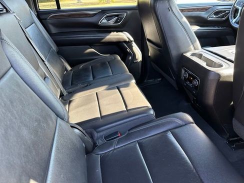 Used 2021 Chevrolet Suburban LT image 23