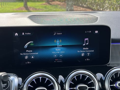 Certified 2020 Mercedes-Benz GLB 250 image 23