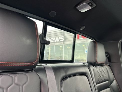 Used 2023 Nissan Frontier PRO-4X w/ Pro-4X Premium Package image 17