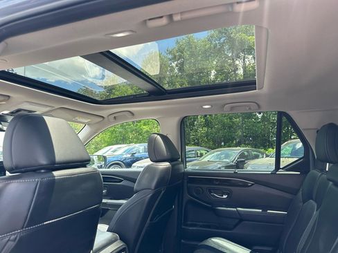 Used 2023 Honda Pilot Touring image 13