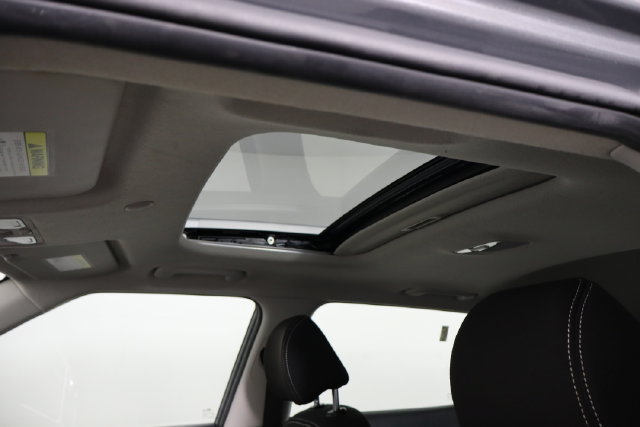 Used 2024 Hyundai Venue SEL FWD image 33