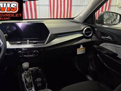 New 2026 Chevrolet Trax LT w/ LT Convenience Package FWD image 19