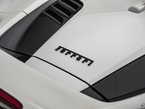 Used 2022 Ferrari F8 Tributo RWD image 21