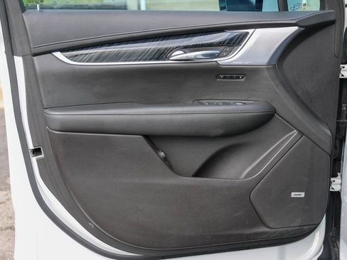 Used 2023 Cadillac XT6 Premium Luxury w/ Technology Package image 11