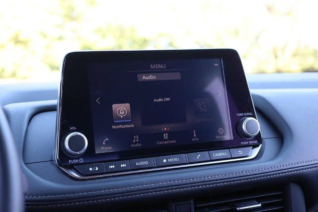 Certified 2025 Nissan Rogue SV FWD image 11