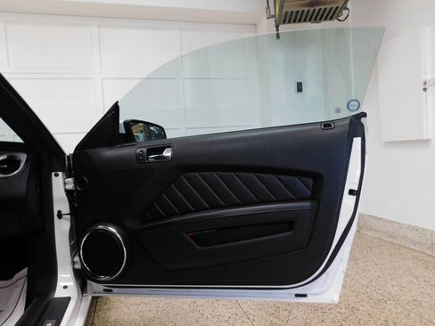 Used 2013 Ford Mustang GT Premium image 94