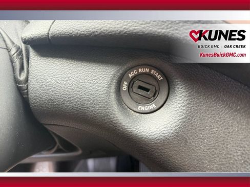 Used 2016 Jeep Cherokee Latitude FWD image 28