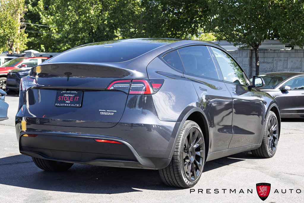 Used 2024 Tesla Model Y Long Range AWD/4WD image 18