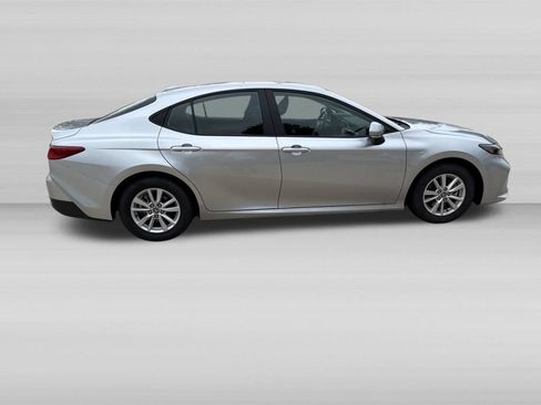 Used 2026 Toyota Camry LE FWD image 5