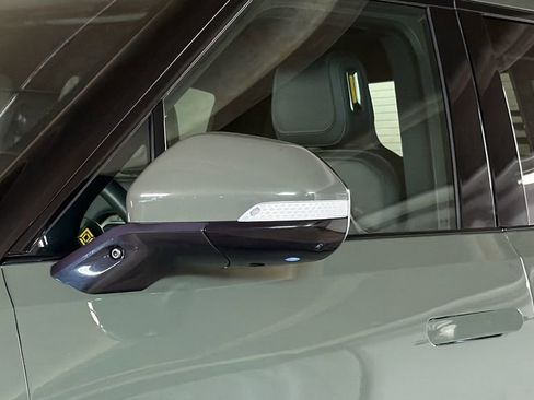 Used 2022 Rivian R1T Launch Edition image 5