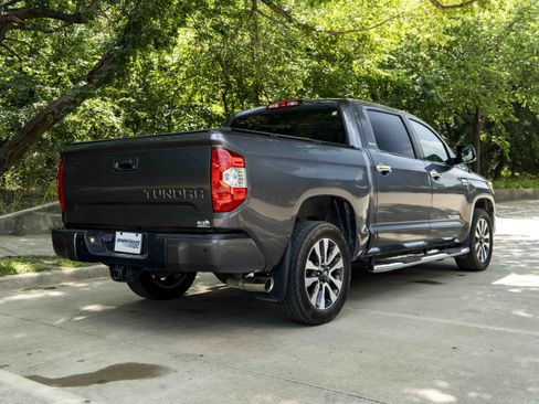 Used 2018 Toyota Tundra Limited w/ Limited Premium Package RWD image 9