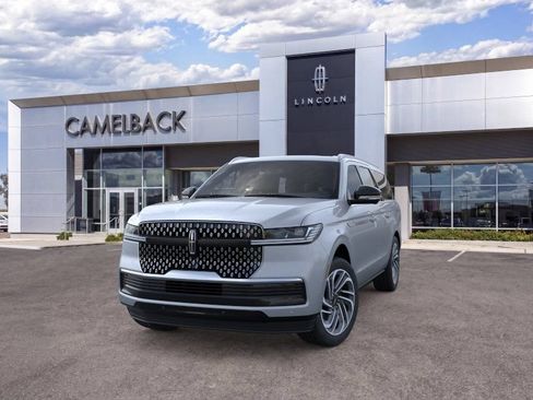 New 2026 Lincoln Navigator L Reserve AWD/4WD image 2