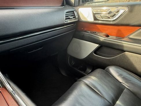 Used 2020 Lincoln Navigator Reserve w/ Luxury Package image 33