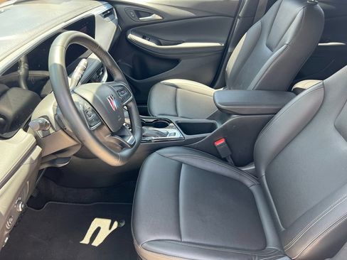 Used 2024 Buick Encore GX Sport Touring FWD image 17