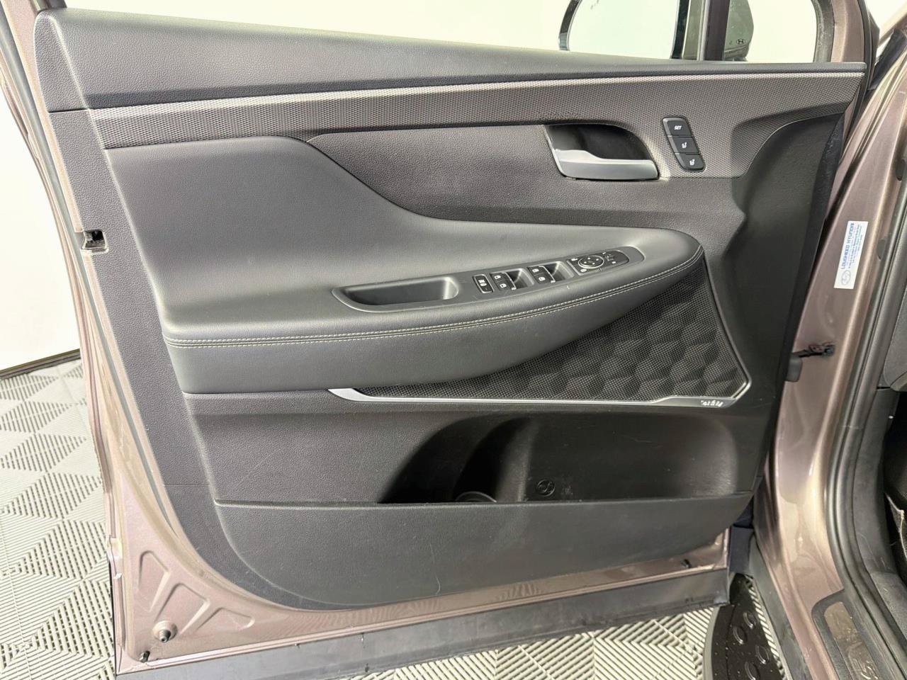 Used 2020 Hyundai Santa Fe Limited AWD/4WD image 19