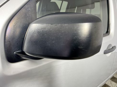 Used 2018 Nissan Frontier SV image 12