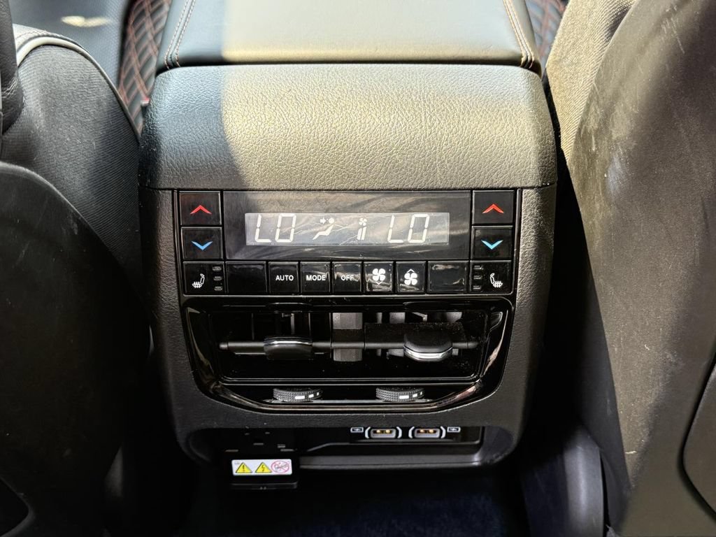 Used 2023 Jeep Grand Cherokee Summit w/ Adv Protech Group IV AWD/4WD image 17