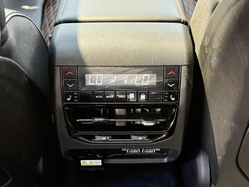 Used 2023 Jeep Grand Cherokee Summit w/ Adv Protech Group IV AWD/4WD image 17