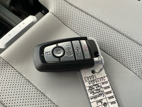 New 2026 Ford Expedition Max Platinum AWD/4WD image 32