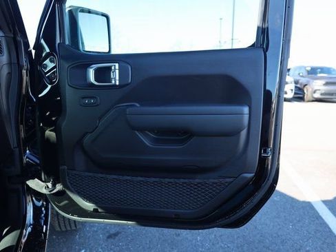 New 2025 Jeep Gladiator Sport image 16