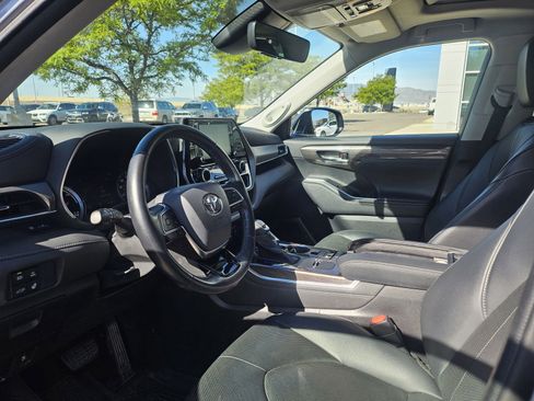 Used 2021 Toyota Highlander Limited AWD/4WD image 10