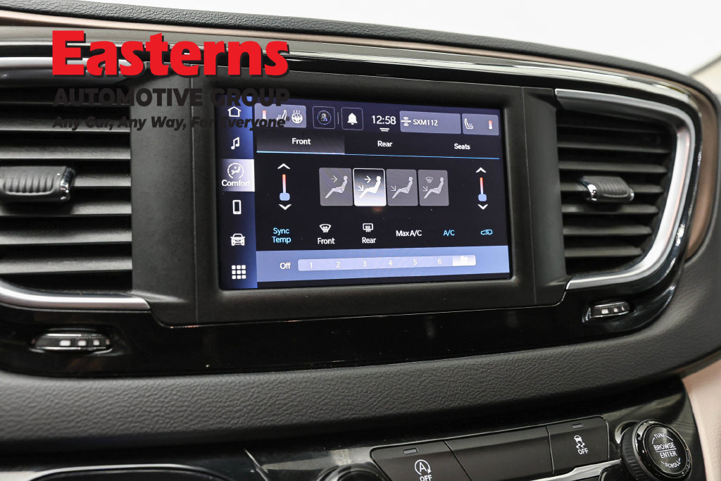 Used 2023 Chrysler Voyager LX FWD image 20