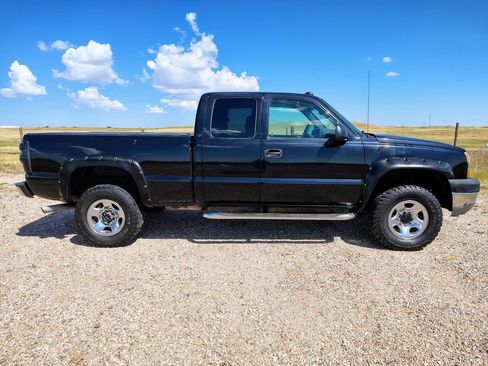 Used 2004 Chevrolet Silverado 2500 LT w/ Skid Plate Package AWD/4WD image 6