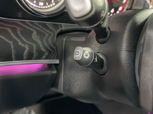 Used 2019 Mercedes-Benz E 300 E 300 4MATIC AWD Luxury Sedan image 27