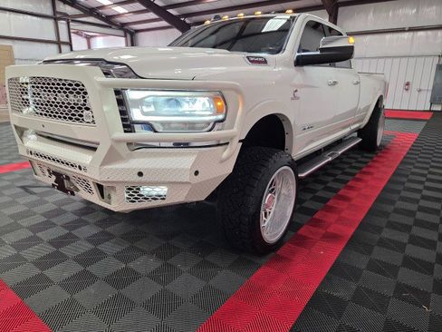 Used 2022 RAM 3500 Laramie image 19